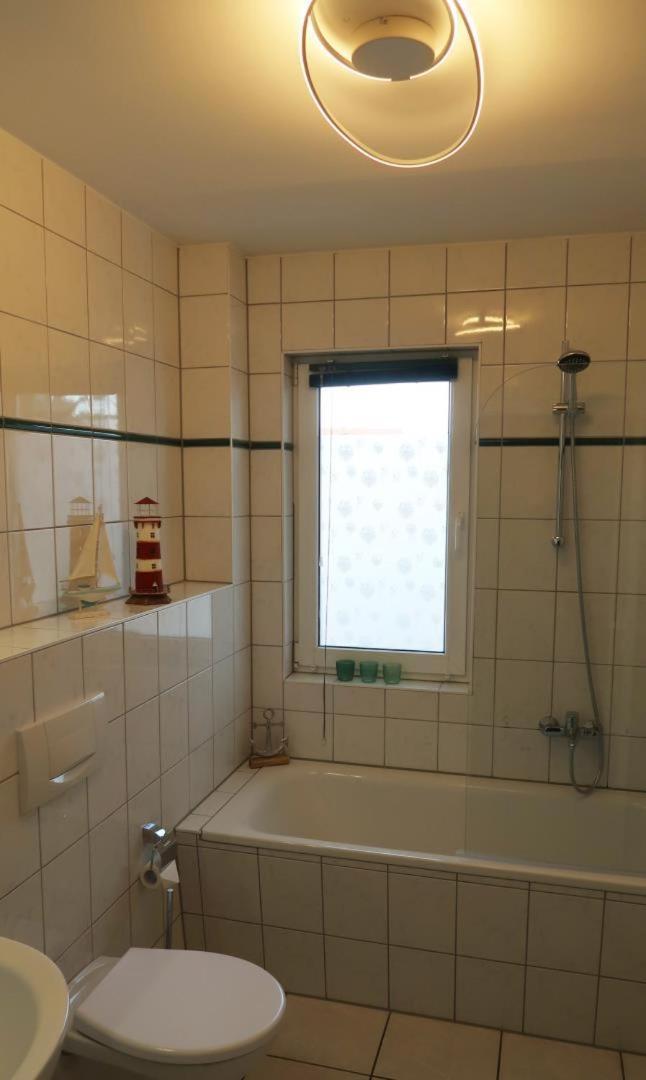 Wohnung 9 Meer-Ruhe Im Haus Stranddistel Komfortable Ferienwohnung Im 1 Og Fuer 4 Personen In Zingst Extérieur photo